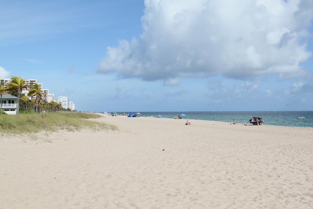 Castle By The Sea Motel Fort Lauderdale Exterior photo